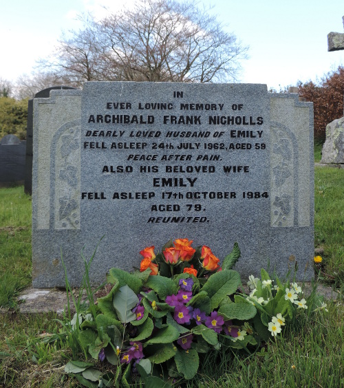 picture of gravestone