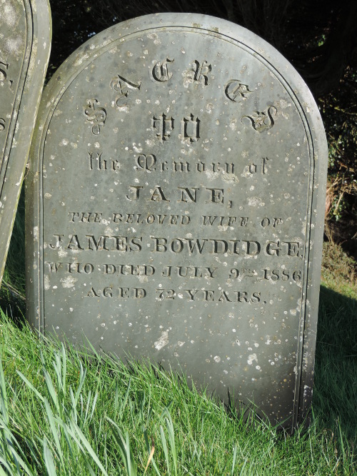 picture of gravestone